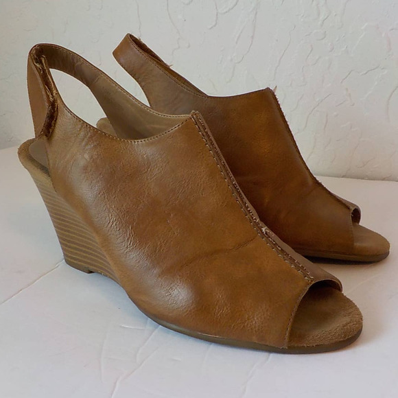 Aerosoles Heelrest Up Close Wedge Pumps Women 10M Open Toe Brown Faux Leather - Picture 2 of 12